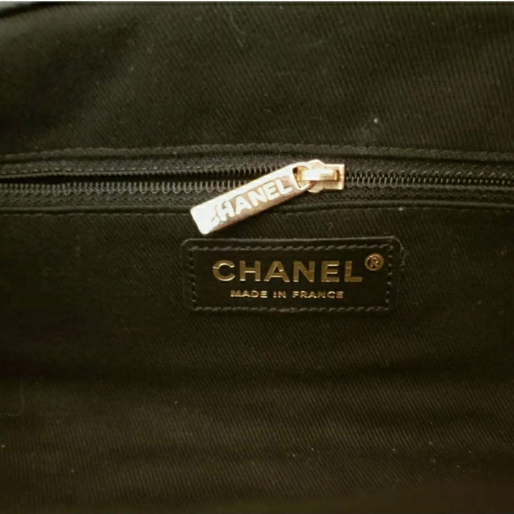 Chanel Vintage Clutch Limited Edition Black Leather CC Charm Logo Gold & Silver - Picture 8 of 17